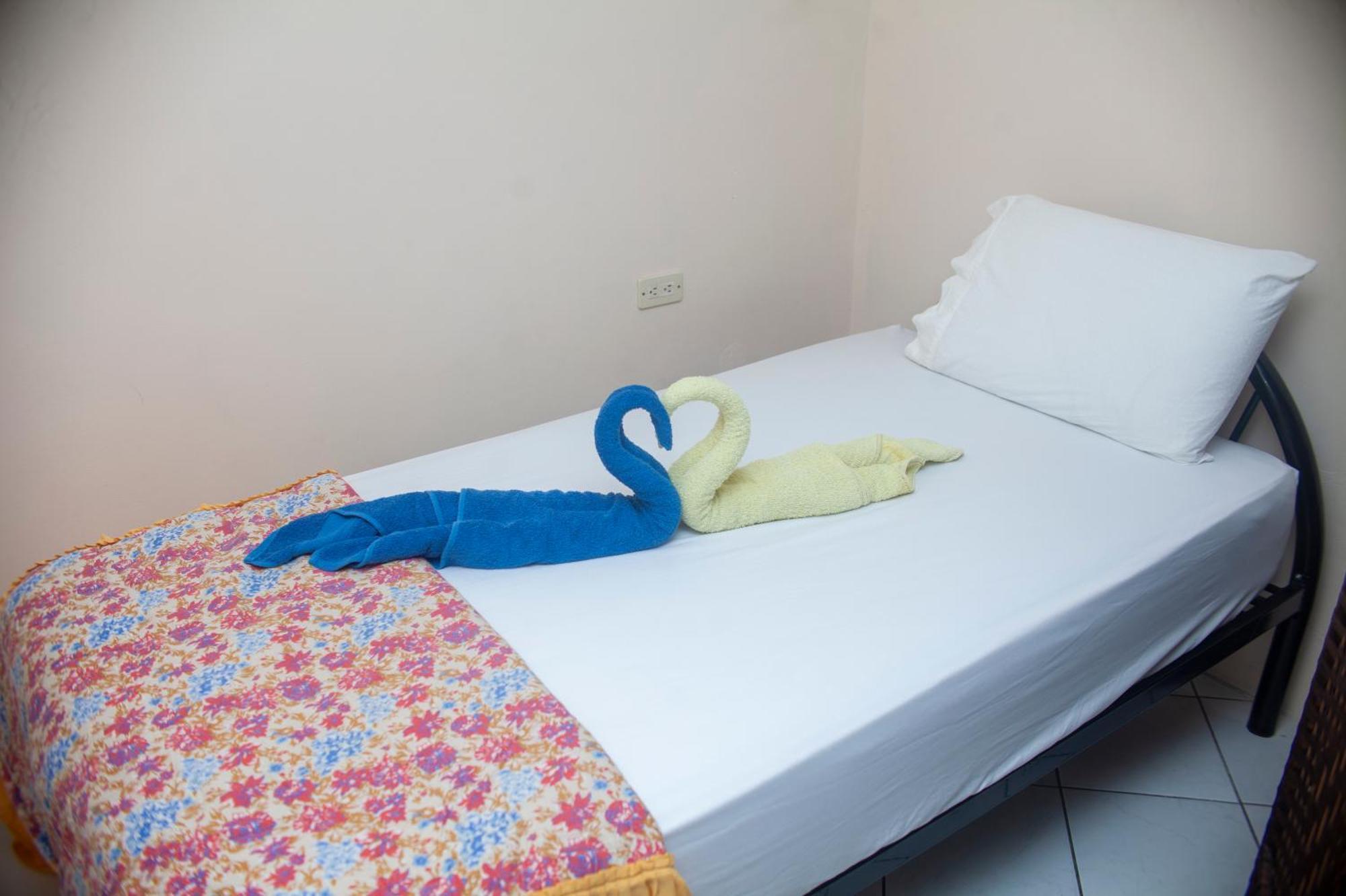 Guápiles Apartamento Daly 3 מראה חיצוני תמונה