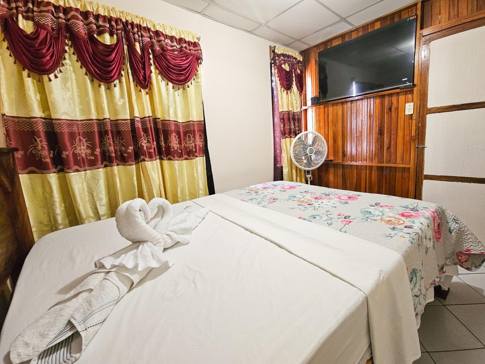 Guápiles Apartamento Daly 3 מראה חיצוני תמונה