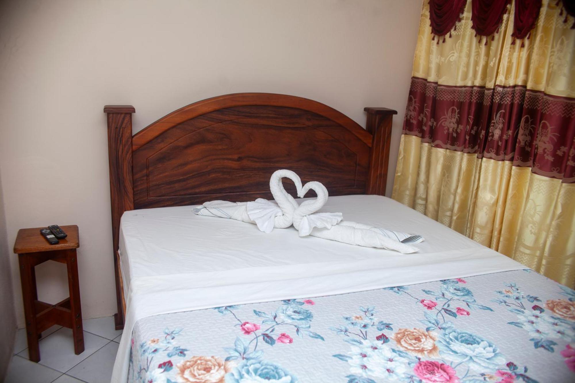Guápiles Apartamento Daly 3 מראה חיצוני תמונה